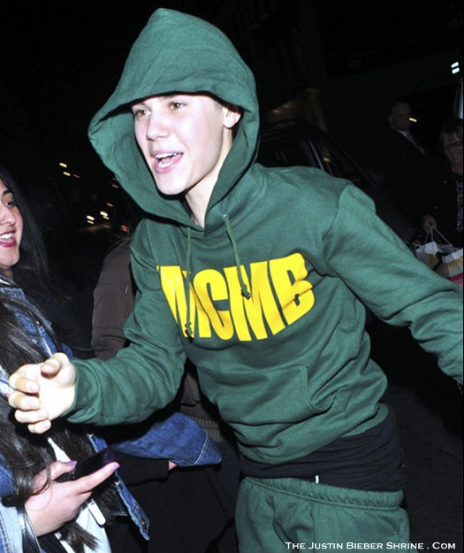 Justin Bieber återvänder till hotellet efter konsert på O2-arenan i London