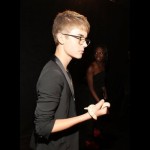 Justin Bieber på VMA med ormen Johnson