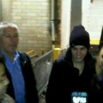 Justin åker skridskor med Alfredo Flores i New York