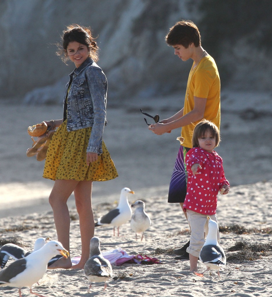 Justin, Selena, Jaxon, Jazmyn & Jeremy på Malibu Beach