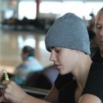 Justin anländer i Sydney, Australien