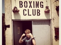 Instagram: Justin utanför boxningsklubb