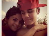 Instagram-bild: Justin Bieber och Selena Gomez kramas