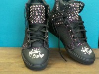 Justin Bieber donerar Supra-skor till välgörenhetsauktion