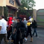 Justin med familj och Selena på Disneyland